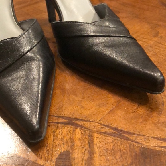 BCBG Girls heels pointy toes black leather Sz 6.5 - Picture 7 of 8